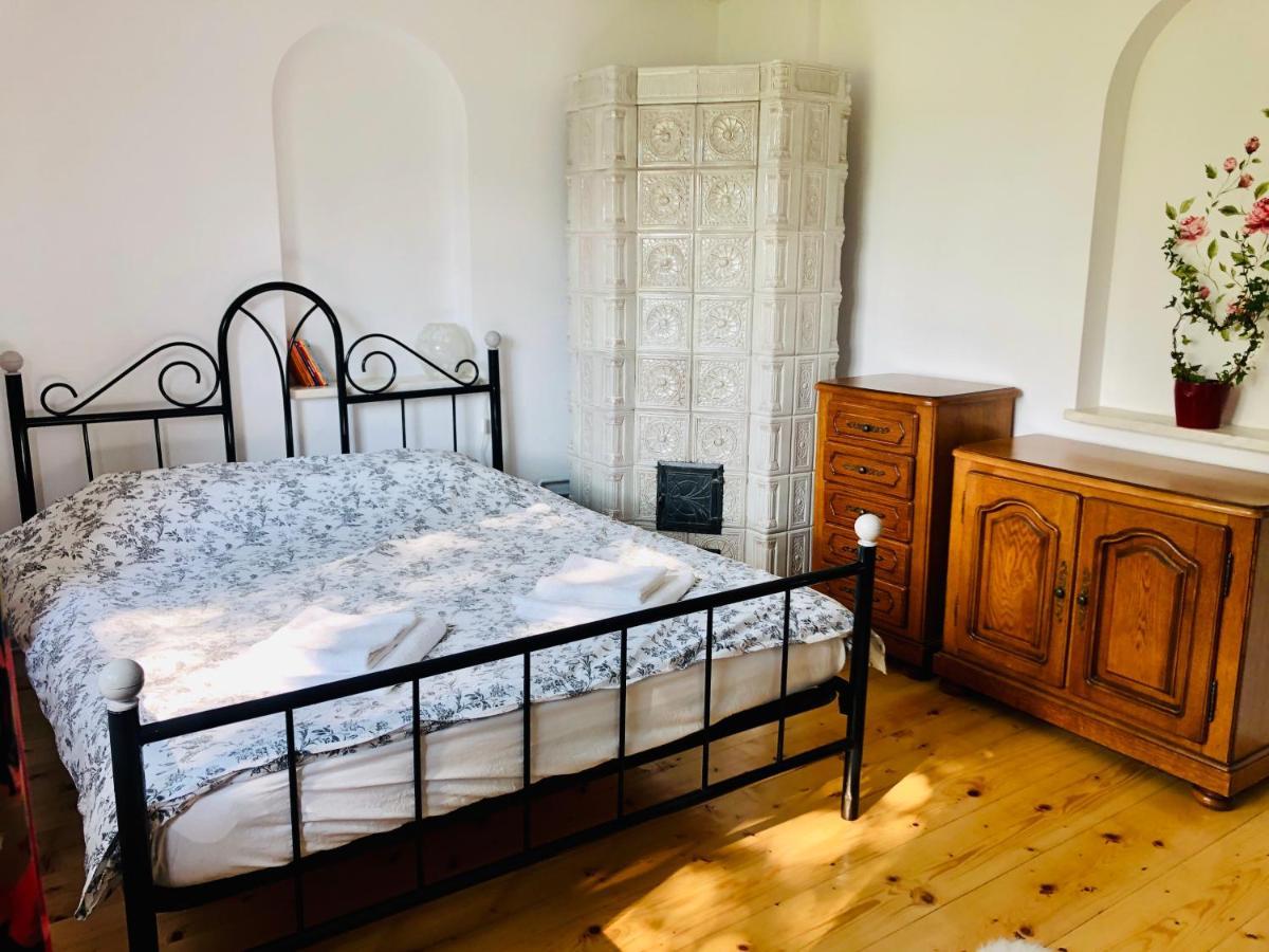 Conacul Secaria Villa Buitenkant foto