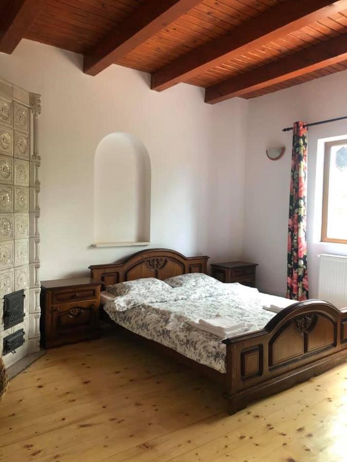 Conacul Secaria Villa Buitenkant foto